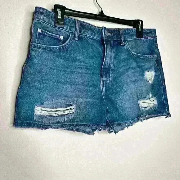 Guilded Intent High Rise Distressed Denim Shorts‎ Style GIF1022 Sz 30” - Picture 7 of 8
